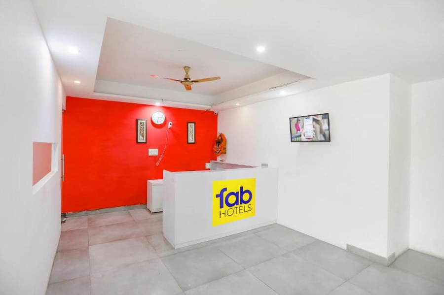 fabhotel f9 sector 19