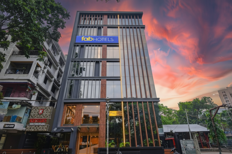 fabhotel prime kzar corporate near sealdah family and business friendly 2 km from us embassy park street