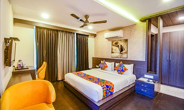 fabhotel prime kzar corporate near sealdah family and business friendly 2 km from us embassy park street