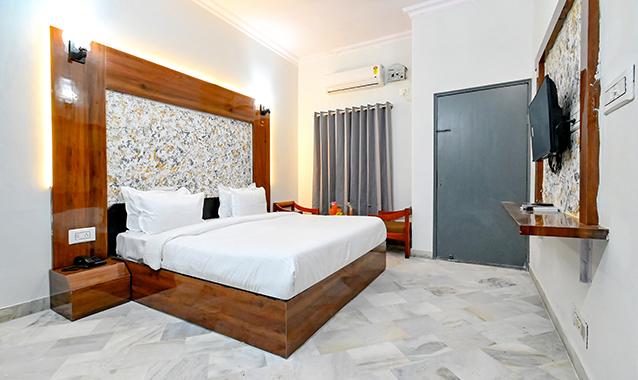 fabhotel classic holiday