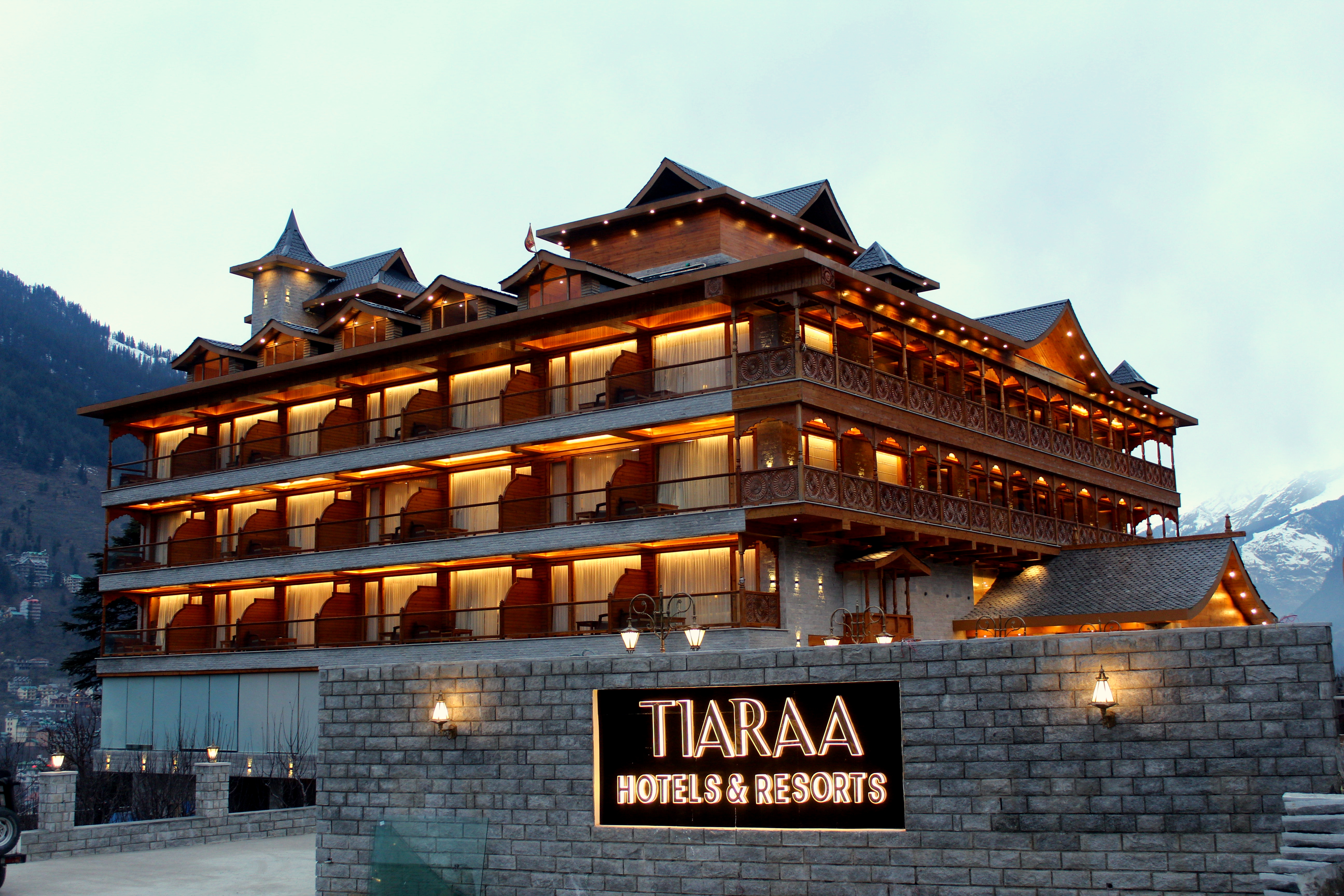 Tiaraa Hotels And Resorts Manali