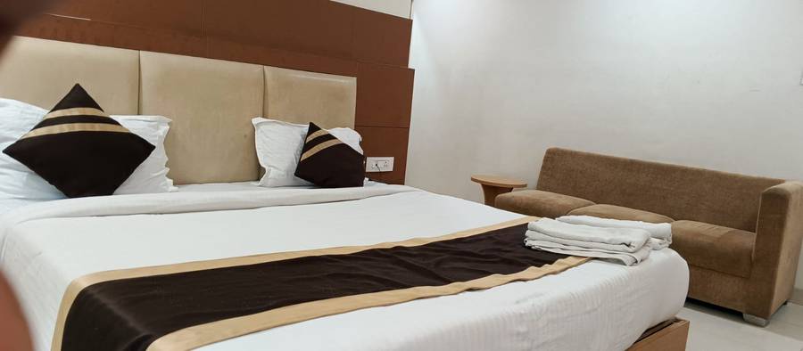 Hotel Ananda Inn,5 Kamta Near Surendra Nagar Gate Faizabad, Road, Lucknow, Uttar Pradesh 226028,3 star