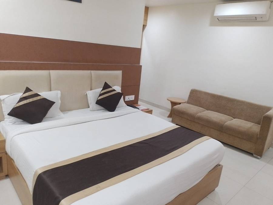 Hotel Ananda Inn,5 Kamta Near Surendra Nagar Gate Faizabad, Road, Lucknow, Uttar Pradesh 226028,3 star