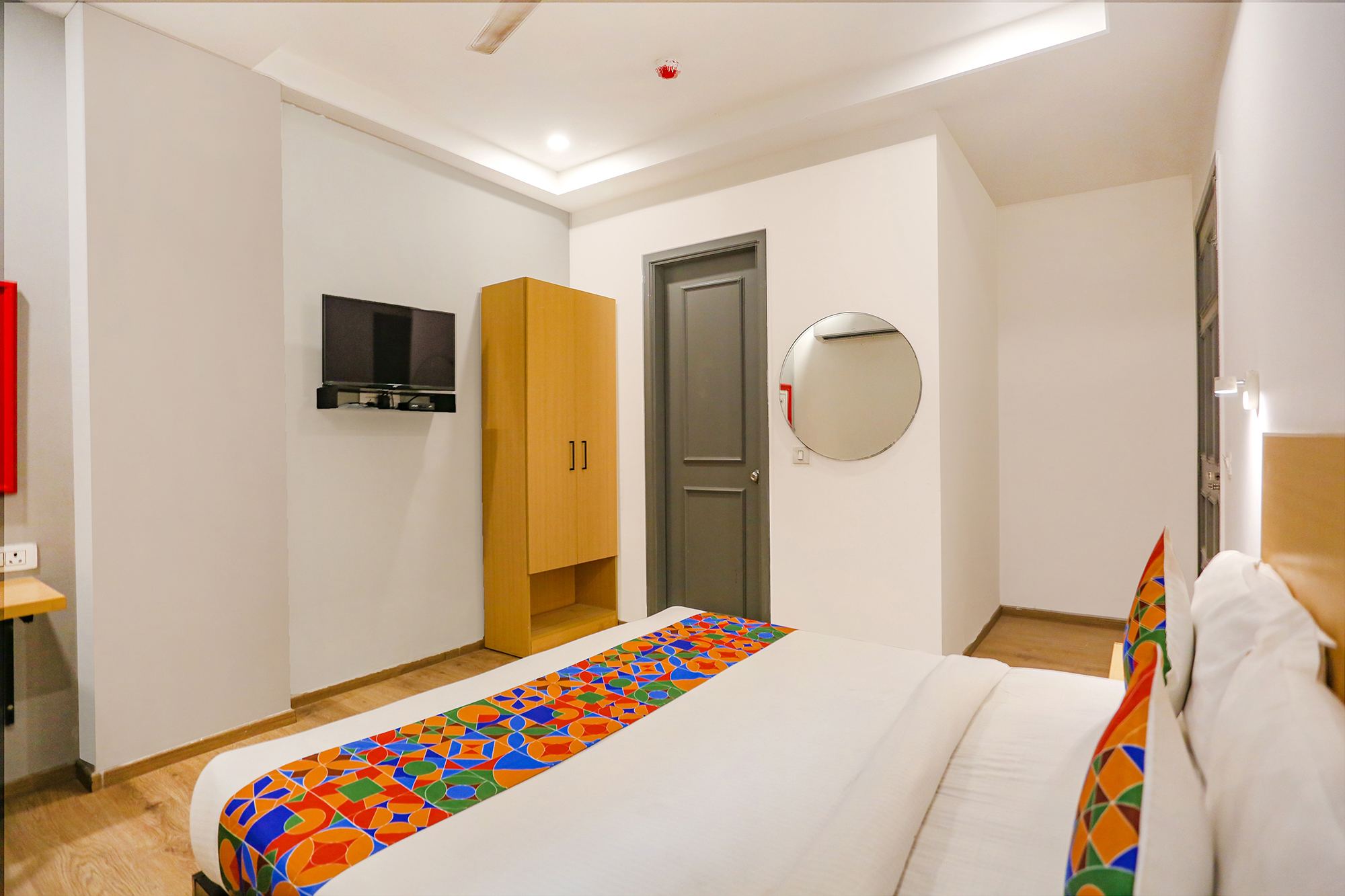 Via Roseman,Pitampura,3 star