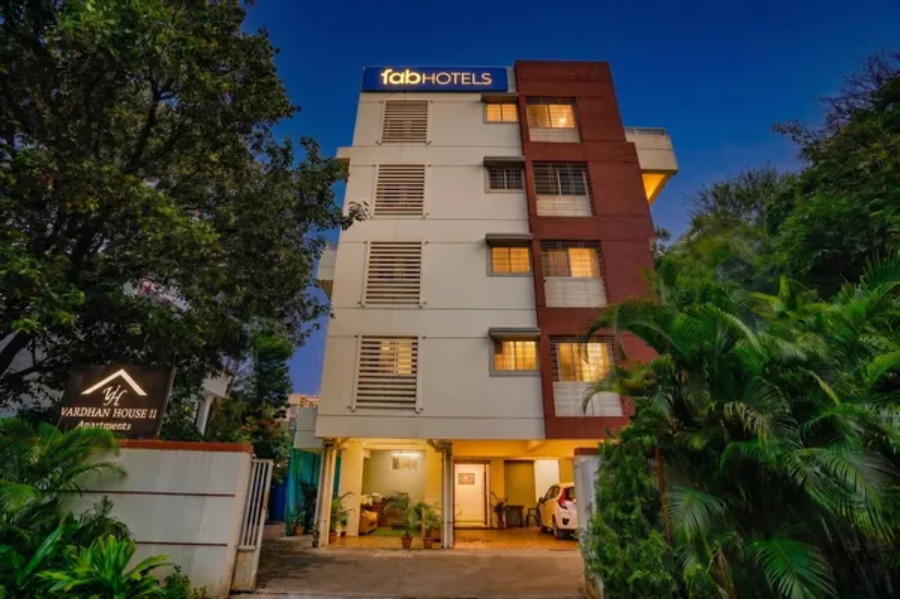 Fabhotel Vardhan House Ii,Shinde Mala, Sr.No11, Shivshambhu Building, Parkhe, Society, Baner Road, Beside Kapil Malhar,3 star