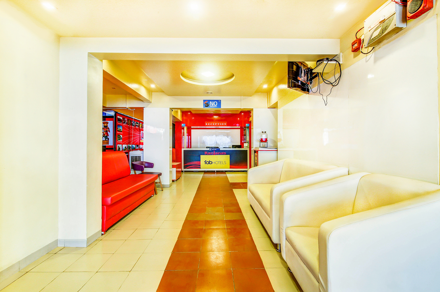 fabhotel ranjanas nr humkar chowk