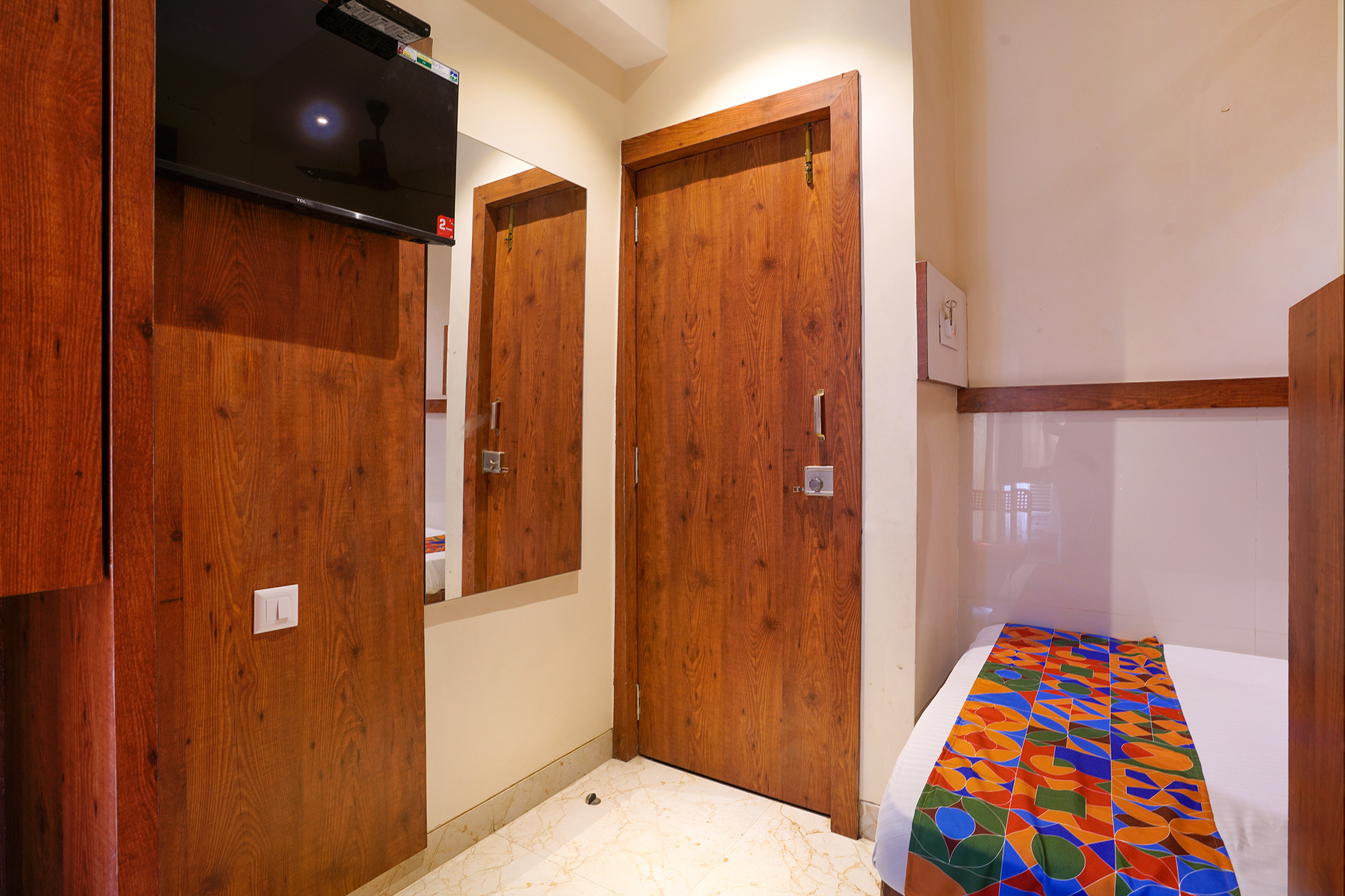 Fabexpress Super 7 Inn,Plot No. R162/163, Behind Hotel Vesta Inn & Sai Prasad, MIDC Industrial Area, Rabale, Mumbai, Maharashtra 400708,3 star