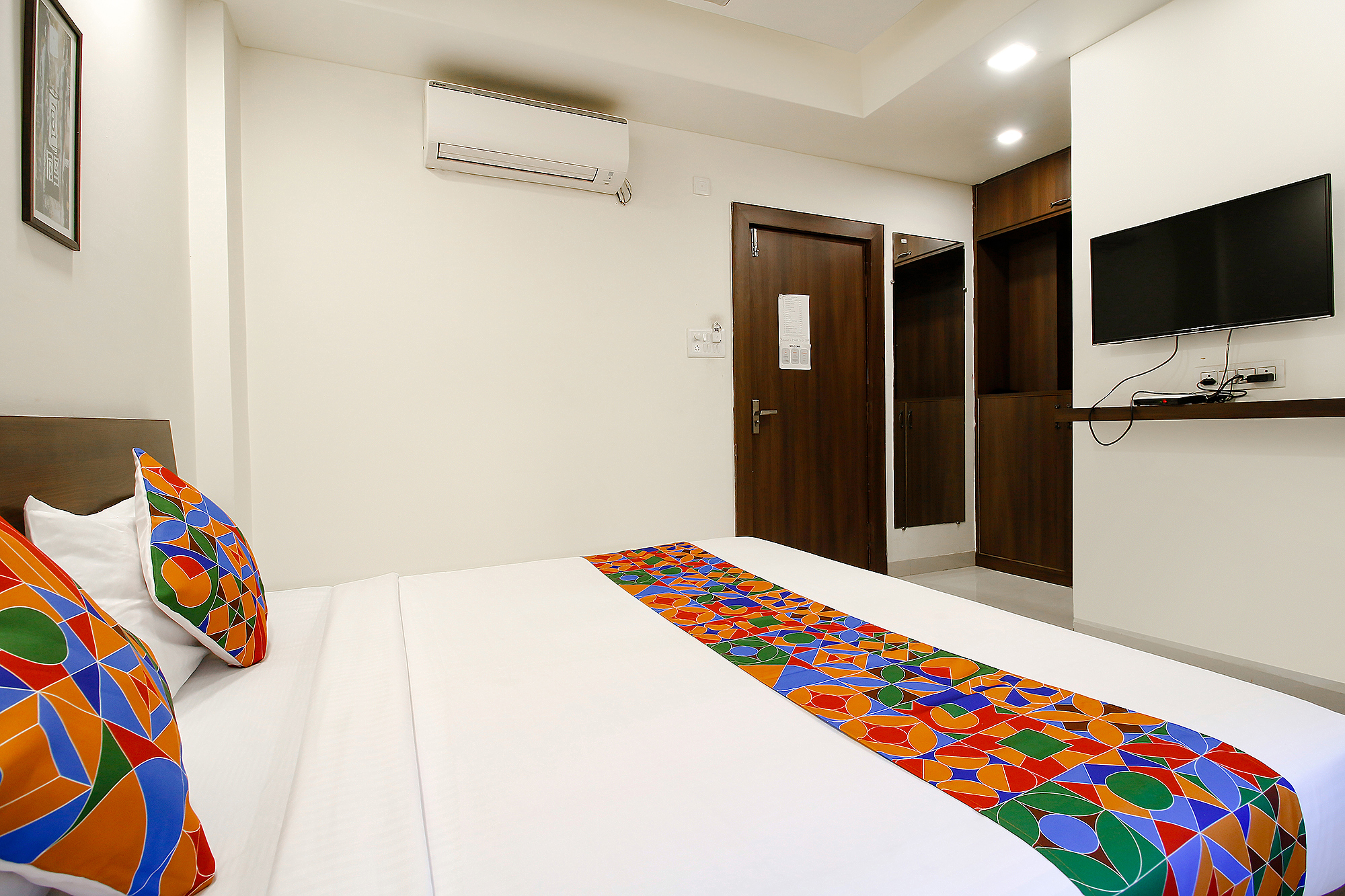 Fabexpress Comfortable Stay,118, Hoshangabad Rd, Bawadiya Kalan, Shri Ram Colony, Bhopal, Madhya Pradesh 462026,3 star