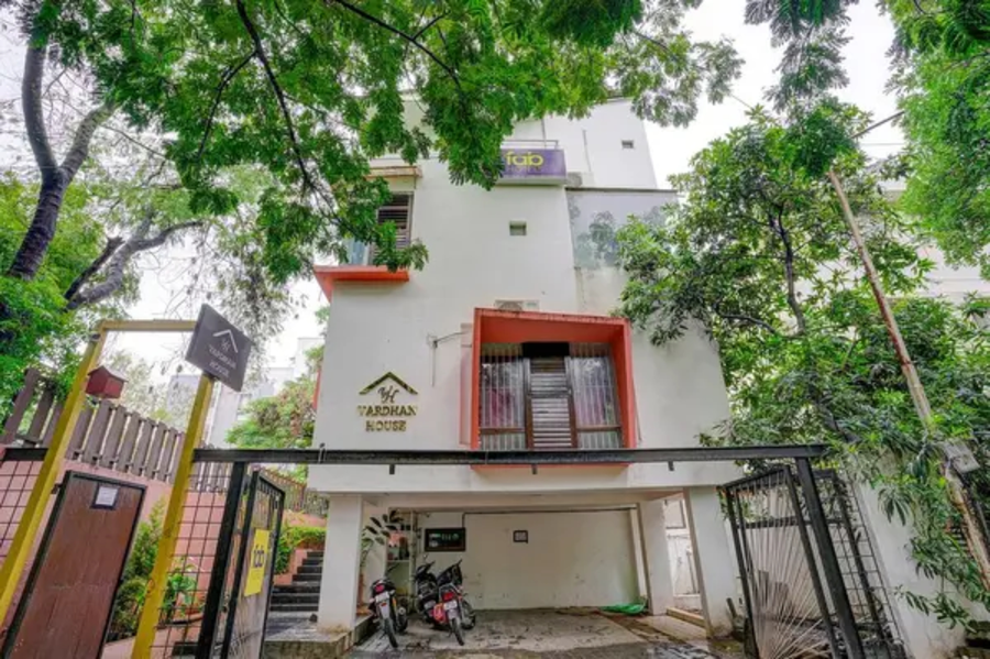Fabhotel Vardhan House,Near Ticket Design Pvt Ltd, Veerbhadra Nagar, Baner,3 star