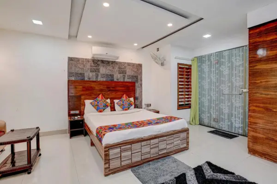 fabhotel vardhan house