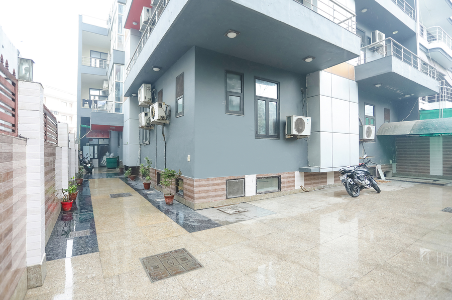 fabhotel f9 sector 51