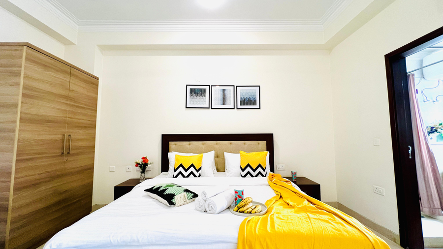 olive service apartment golf course road
