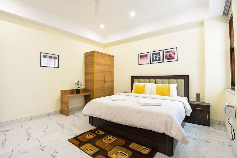 olive service apartment golf course road