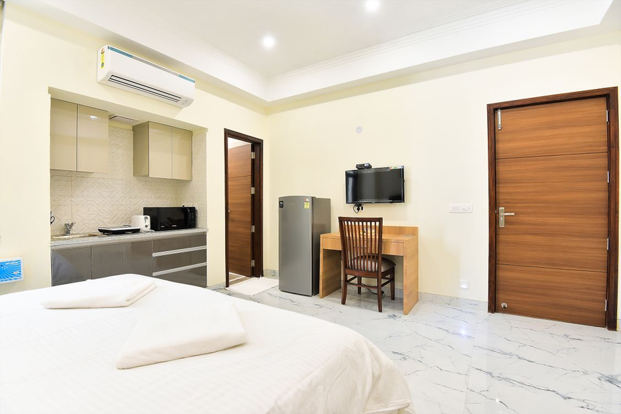 olive service apartment golf course road