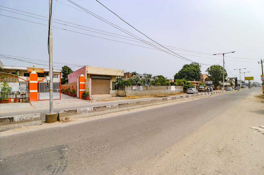 Fabhotel K9 Villa,PAKHOWAL ROAD,3 star