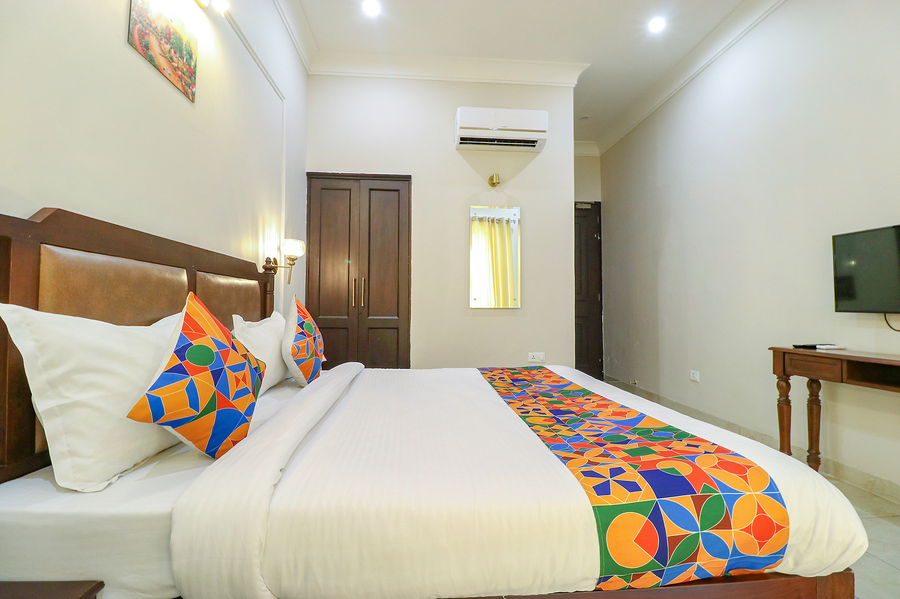 fabhotel k9 villa