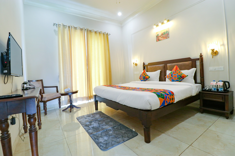 fabhotel k9 villa