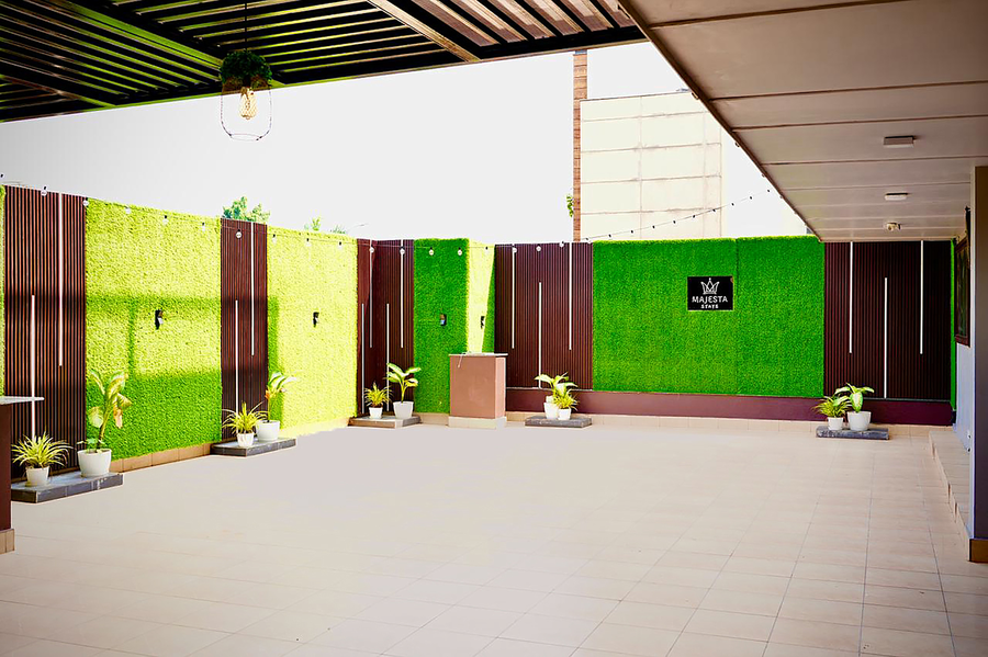 fabhotel f9 kirti nagar