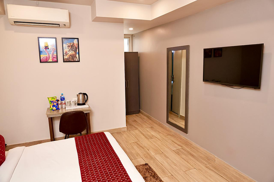 fabhotel f9 kirti nagar
