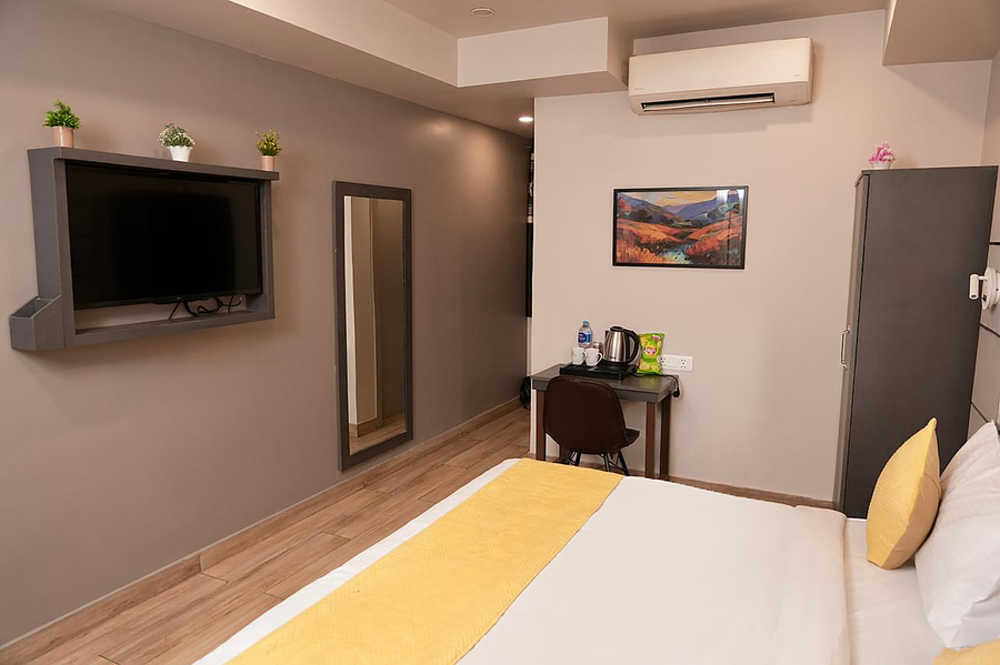 fabhotel f9 kirti nagar