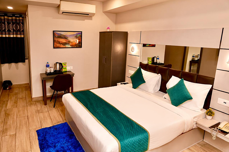 fabhotel f9 kirti nagar