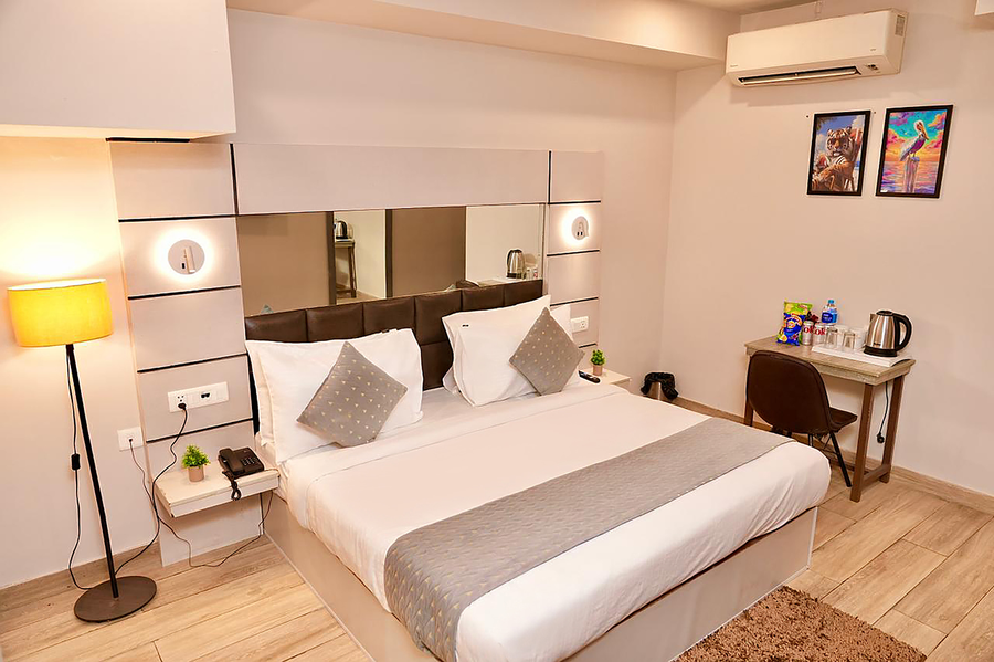 fabhotel f9 kirti nagar