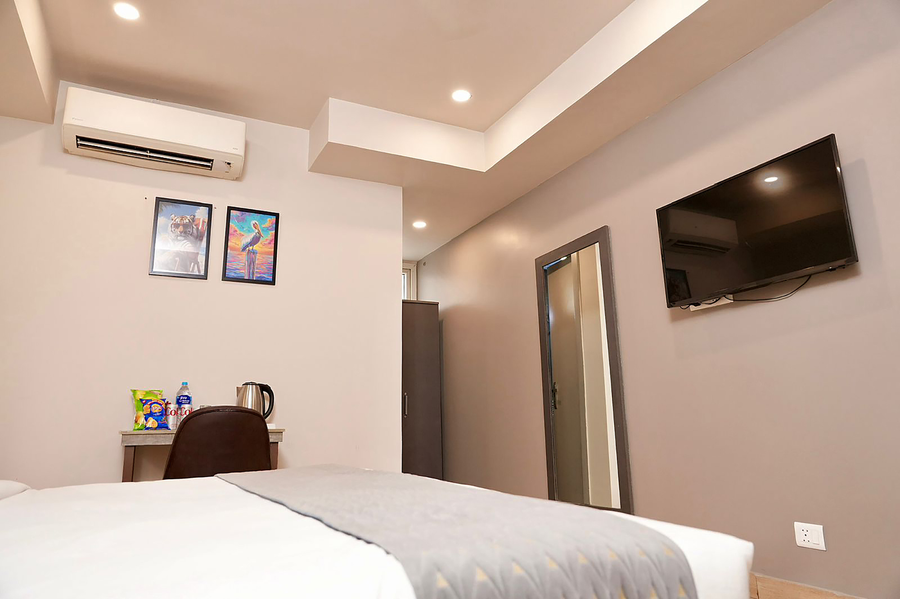 fabhotel f9 kirti nagar