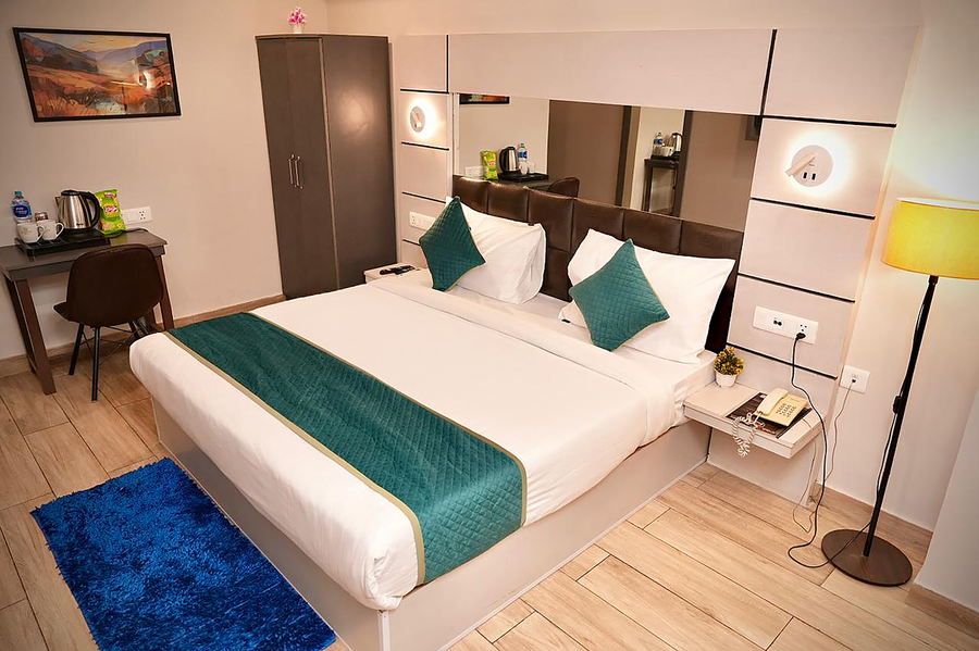 fabhotel f9 kirti nagar