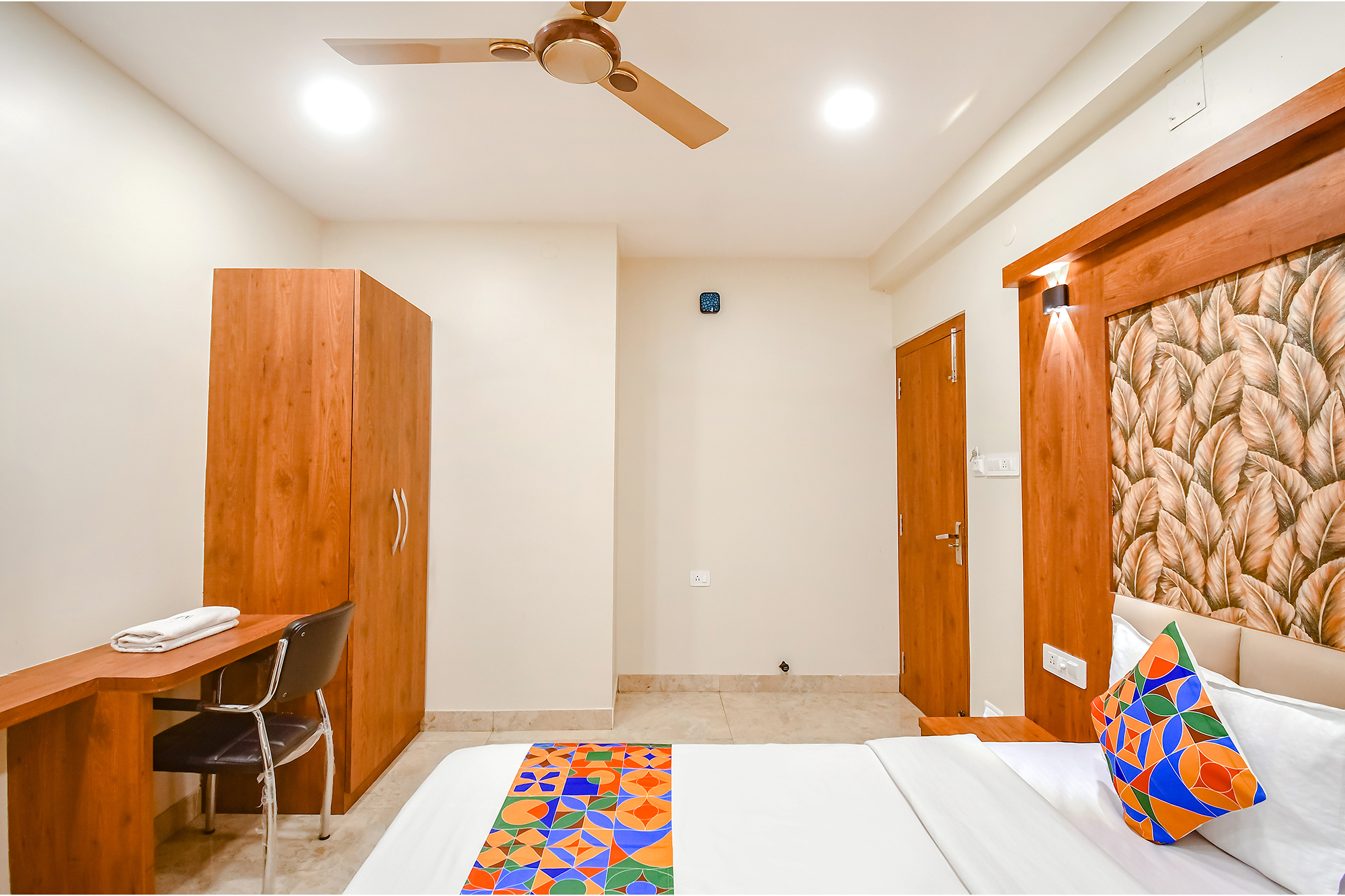 Fabhotel Dreamworld Residency - Near Bisarjan Ghat,B B D BAGH,3 star