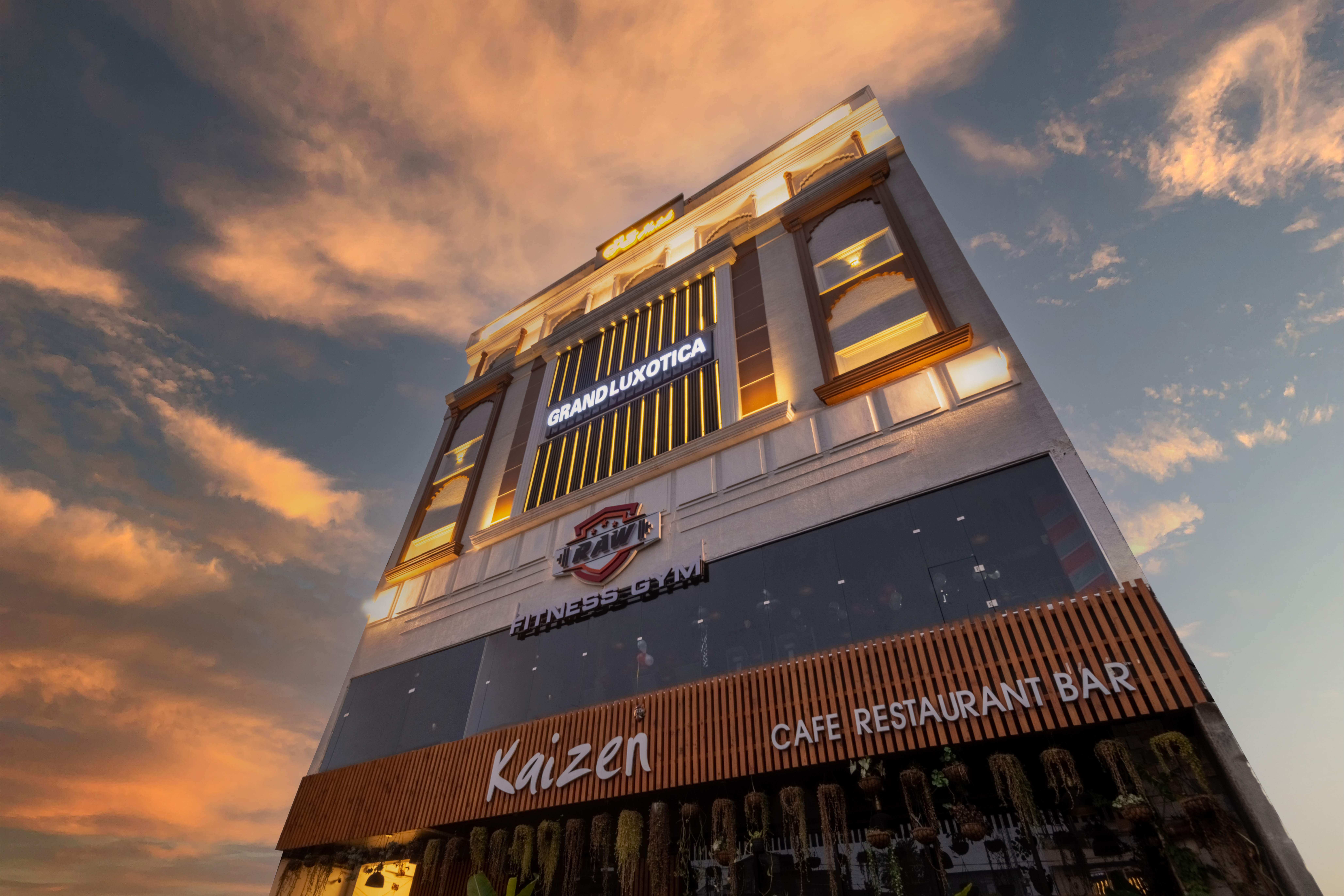 Dls Grand Luxotica,Rajpur Road,4 star