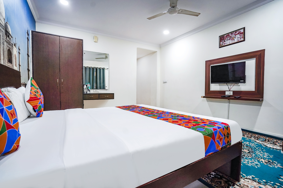 onlystay the taj heritage