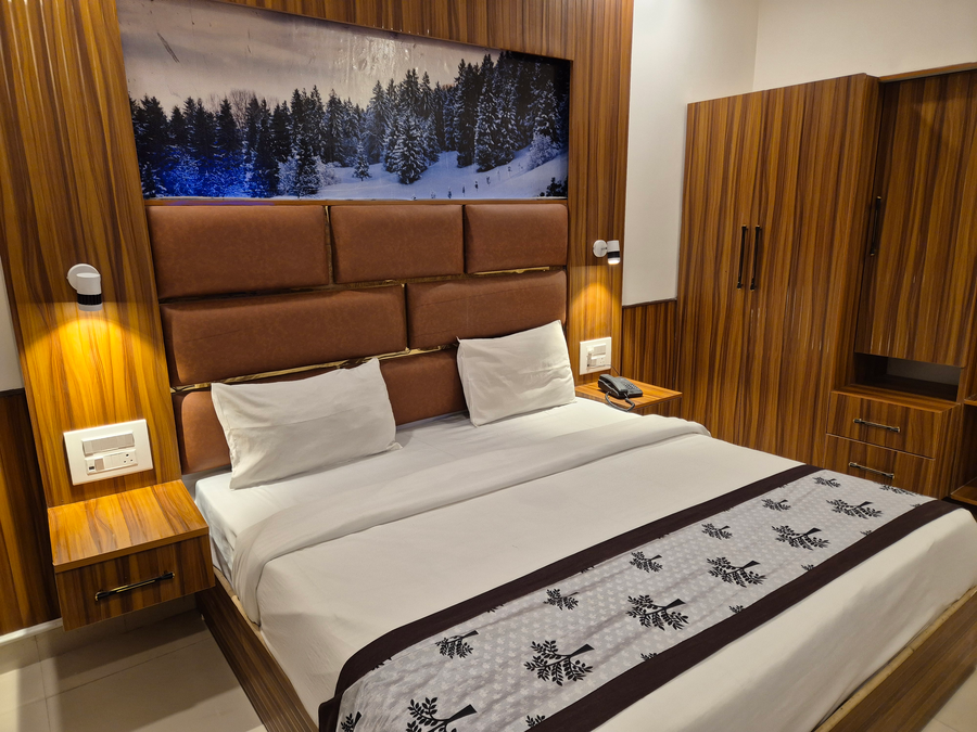 hotel luxeevista by navodayans