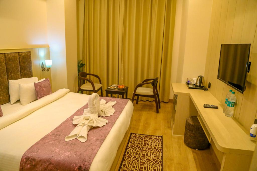 four leaf hotels kasganj