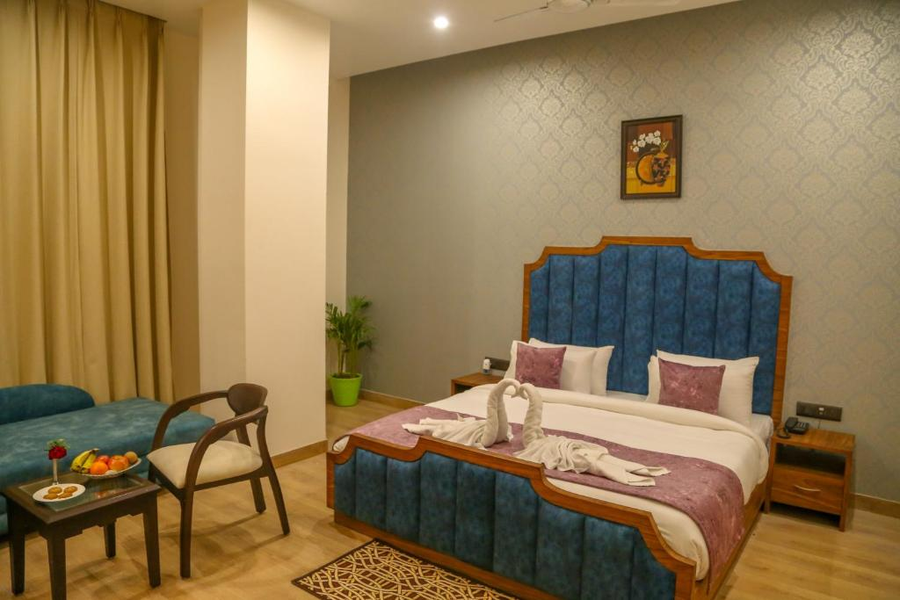 four leaf hotels kasganj