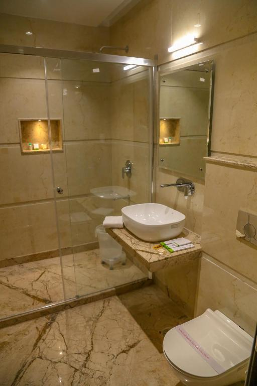 four leaf hotels kasganj
