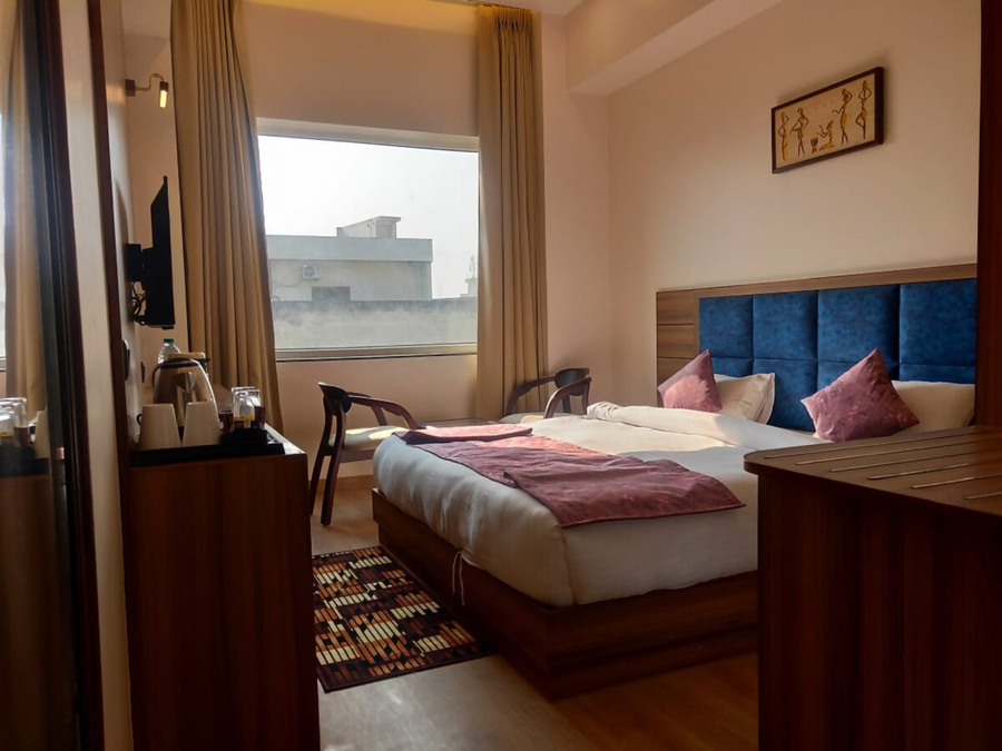 four leaf hotels kasganj