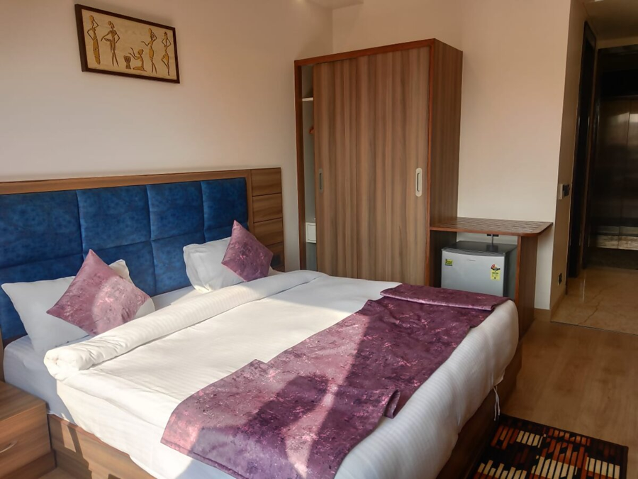 four leaf hotels kasganj