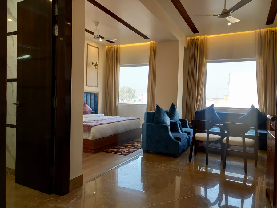 four leaf hotels kasganj