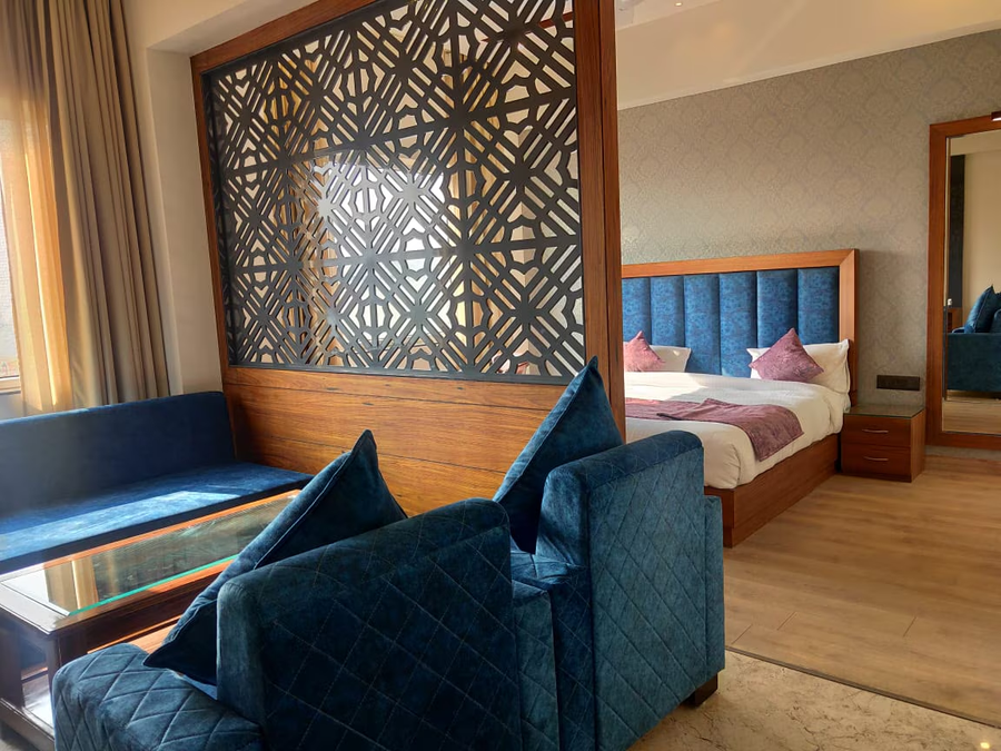 four leaf hotels kasganj