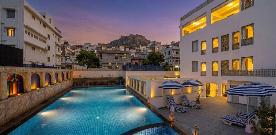 maan vilas swimming pool boutique hotel in udaipur