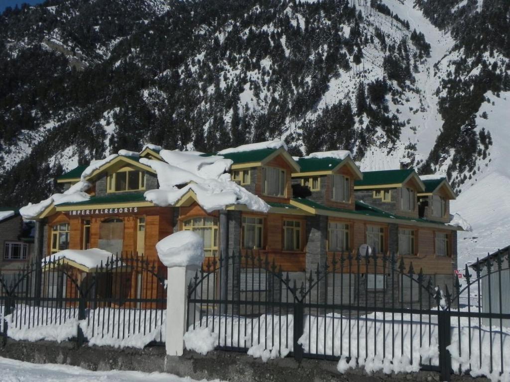 Imperial Resorts,Sonamarg Market,3 star