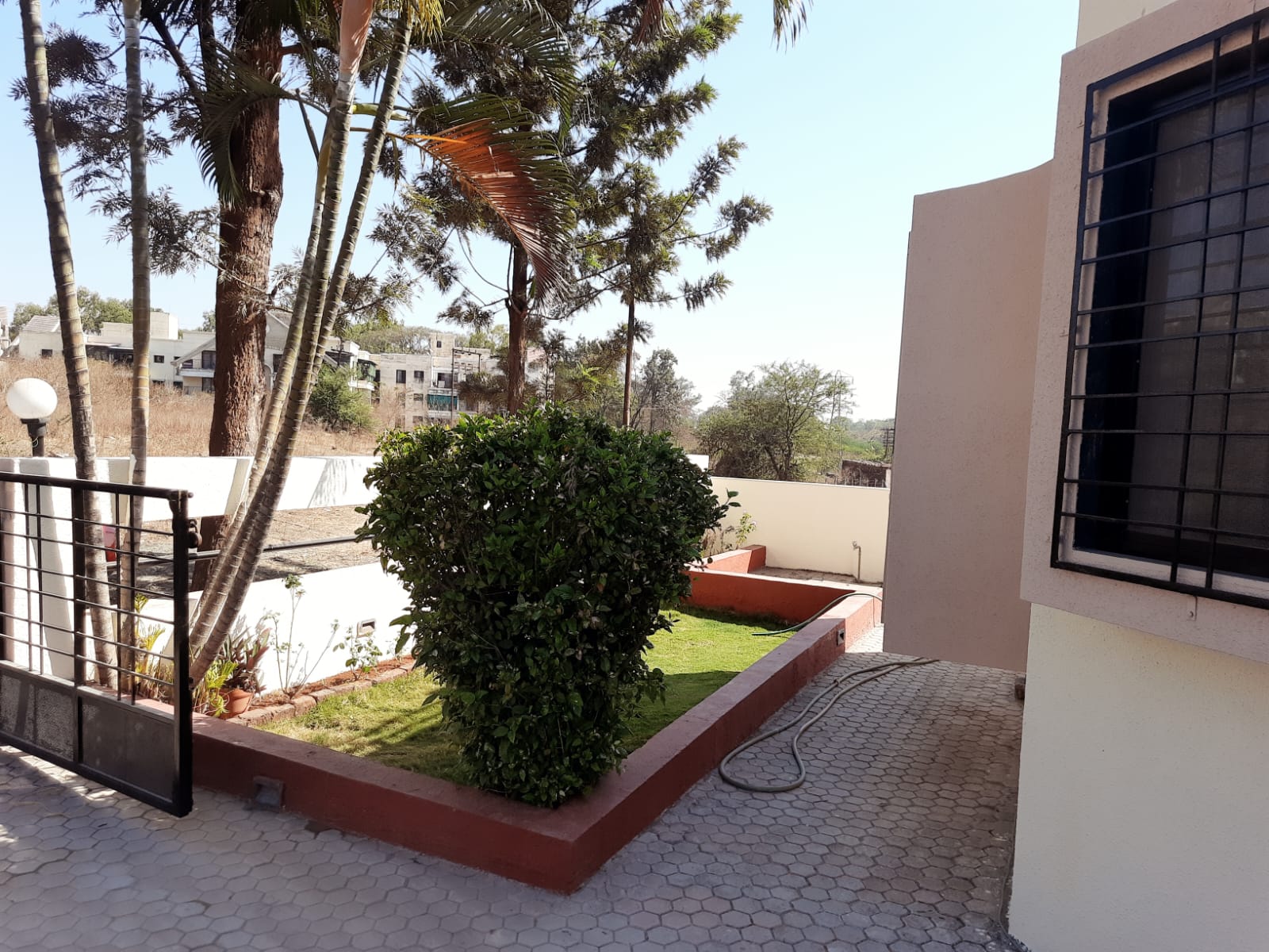 Serene Lake Castle,College, Lake Castle, Taluka-Maval, 410507, Near Nutan Maharashtra Institute Of Engineering And Technology, Talegaon Dabhade, Maharashtra 410506,5 star
