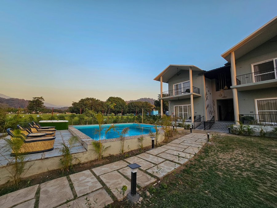 Srina Vilas Corbett,,3 star