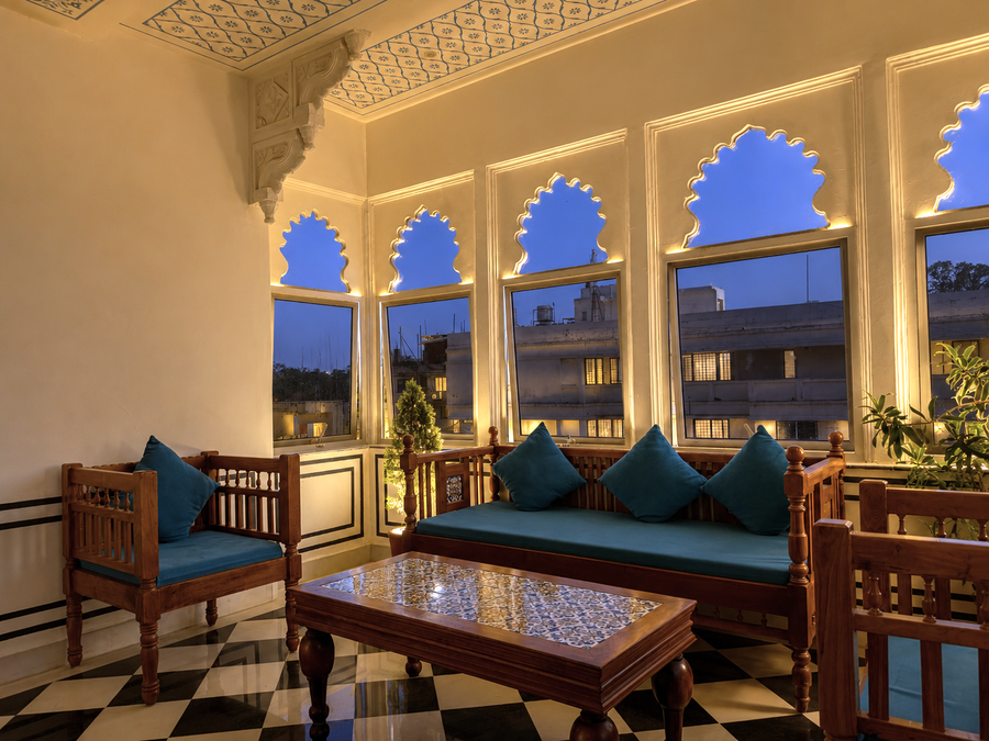 The Amar Mahal,Sukhadia Circle,4 star