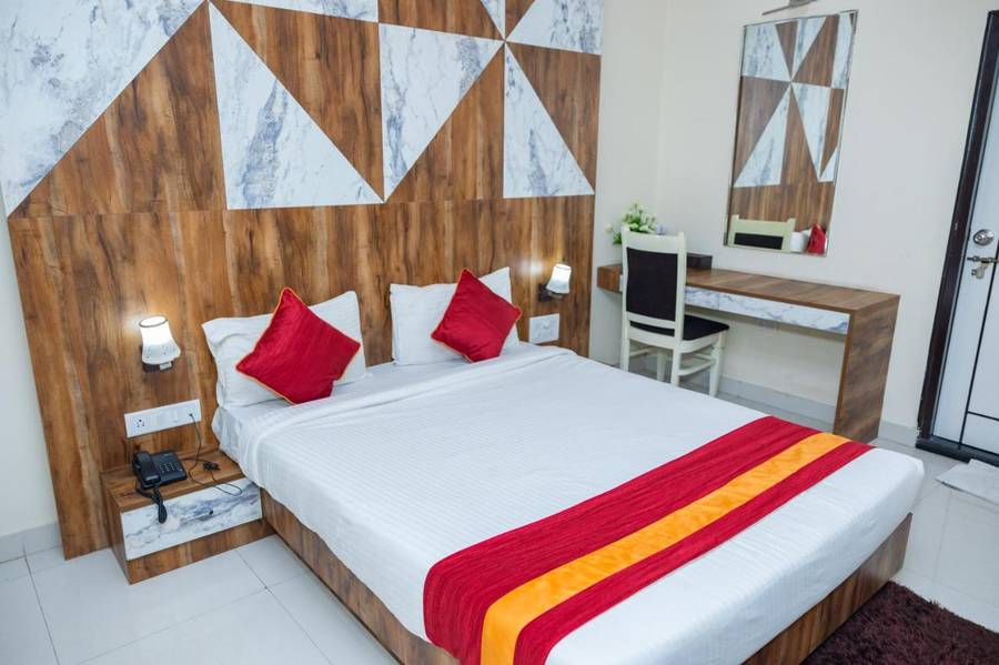 Ishwerya Suites,Pulikeshi Nagar>>Bengaluru,3 star
