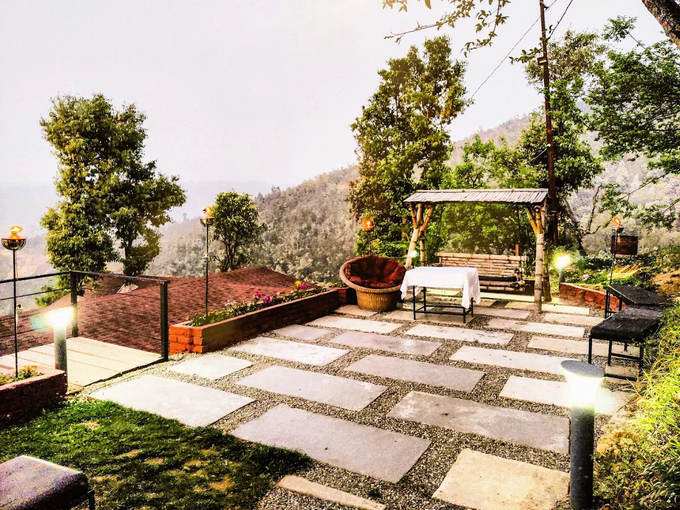 Treehouse Resort, Mukteshwar,Gram Saliyakot, Kalapatal, Mukteshwar, Uttarakhand 263132,3 star