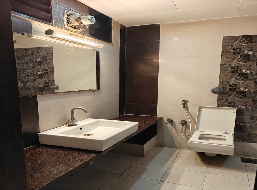 hotel ambaji international