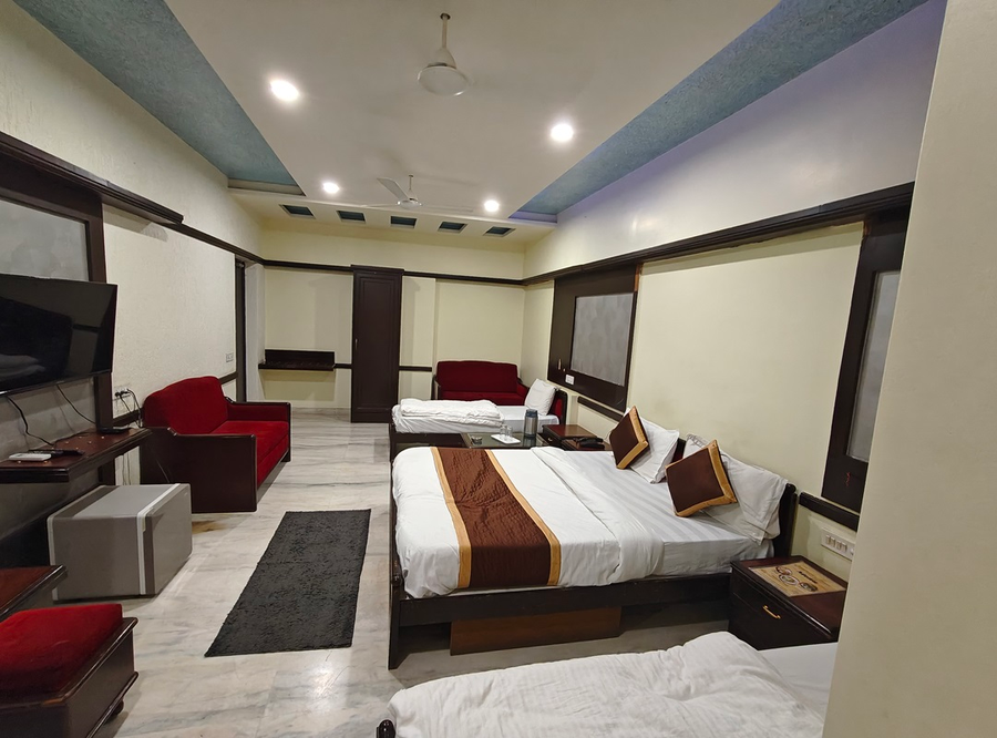 hotel ambaji international