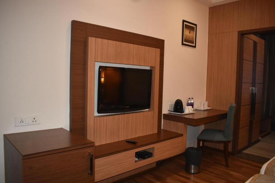 hotel chanakya
