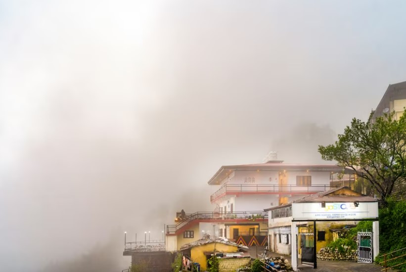 goSTOPS Mussoorie, Library Road - Rooms & Dorms,Library Chowk, Mussoorie,3 star